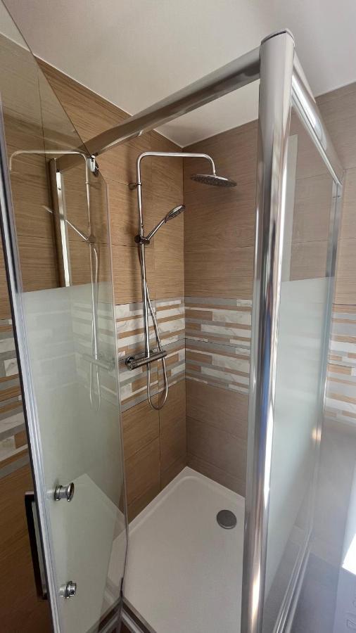 Appartement Spacieux Clichy-sous-Bois Eksteriør bilde